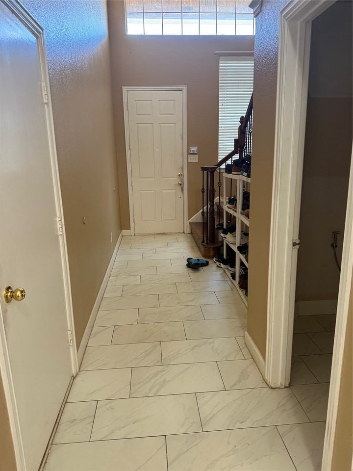 556 Silver Maple Dr - Photo 6 of 13