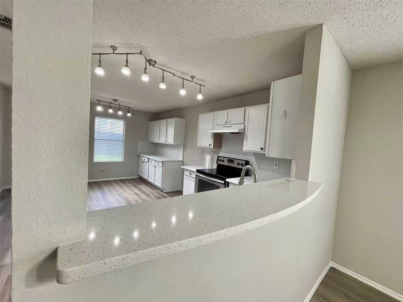 2321 Avalon Creek Way - Photo 2 of 20