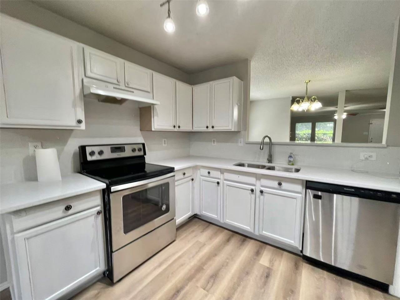 2321 Avalon Creek Way - Photo 4 of 20