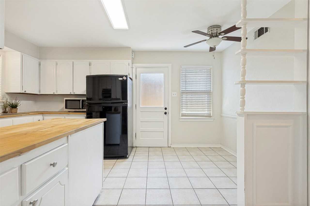 623 W Belt Line Rd - Photo 6 of 22
