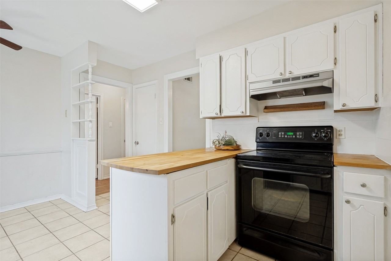 623 W Belt Line Rd - Photo 7 of 22