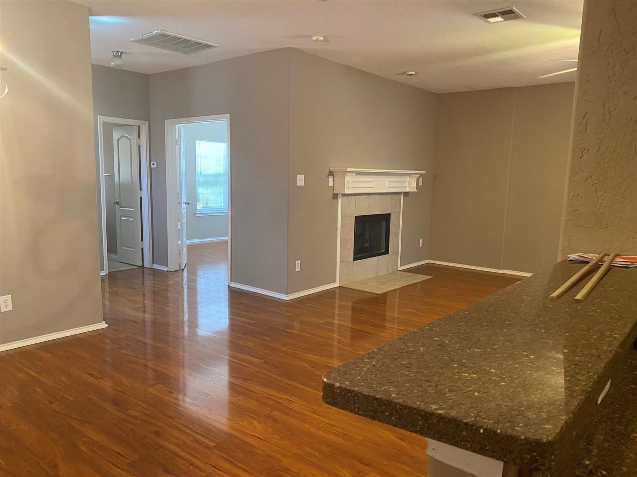 1717 Forsythe Dr - Photo 6 of 19
