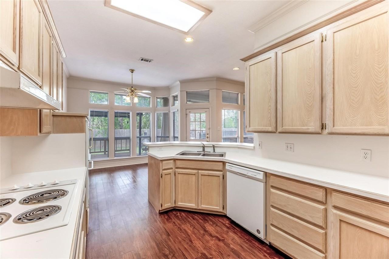 9229 Meandering Dr - Photo 5 of 26