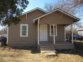 featured image of 934 Ballinger St