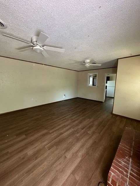 934 Ballinger St - Photo 4 of 16