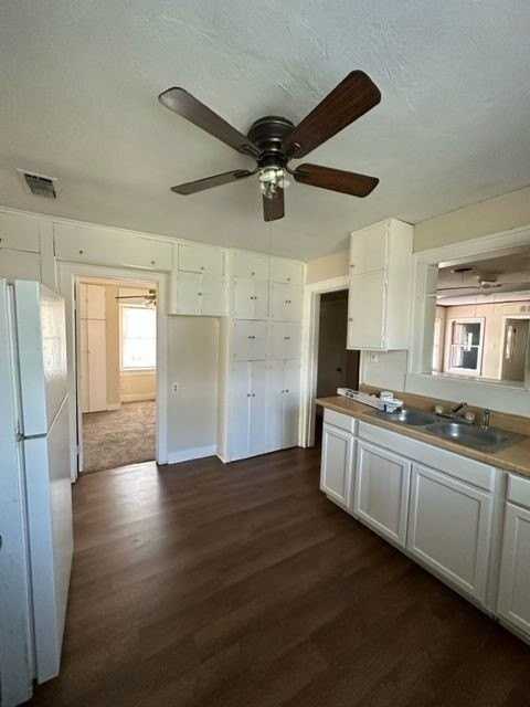 934 Ballinger St - Photo 6 of 16