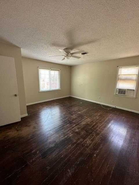 934 Ballinger St - Photo 7 of 16