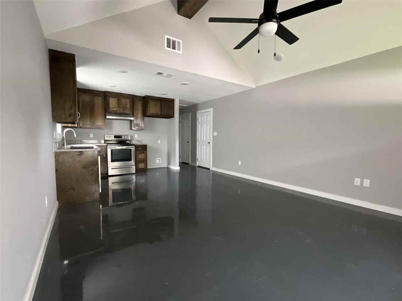 113 Isabella St - Photo 4 of 13