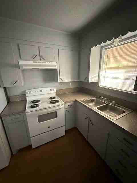 332 Waters St - Photo 4 of 8