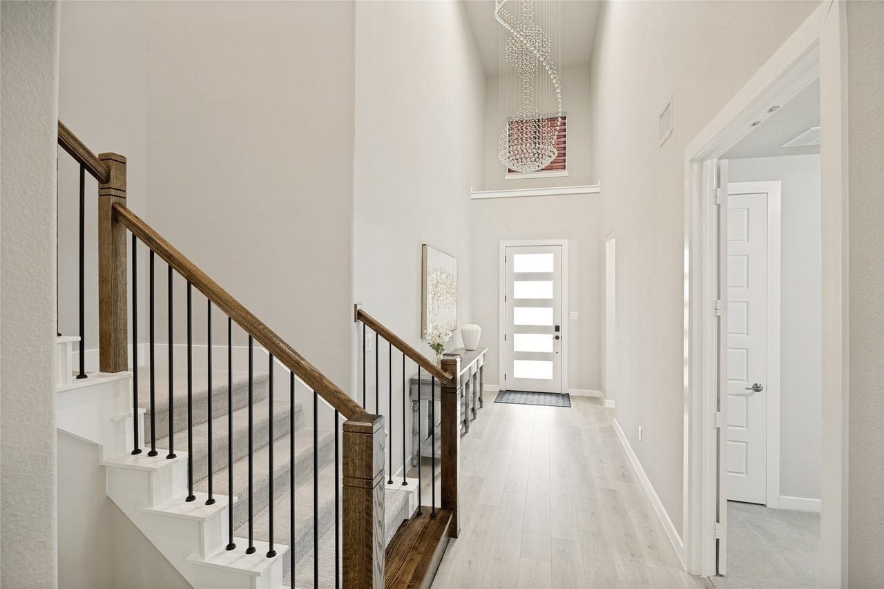 3051 Calderdale Ct - Photo 2 of 36