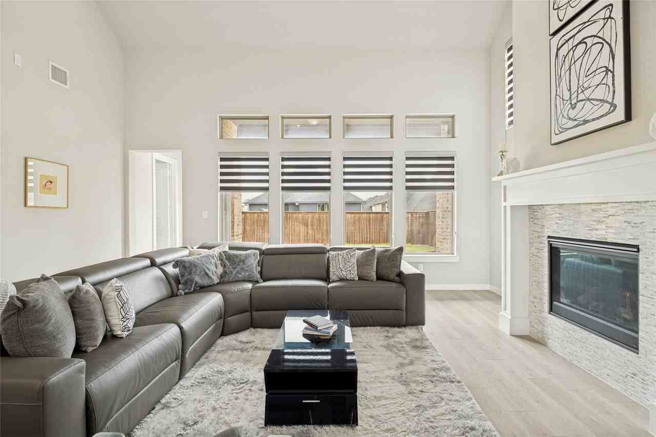 3051 Calderdale Ct - Photo 7 of 36
