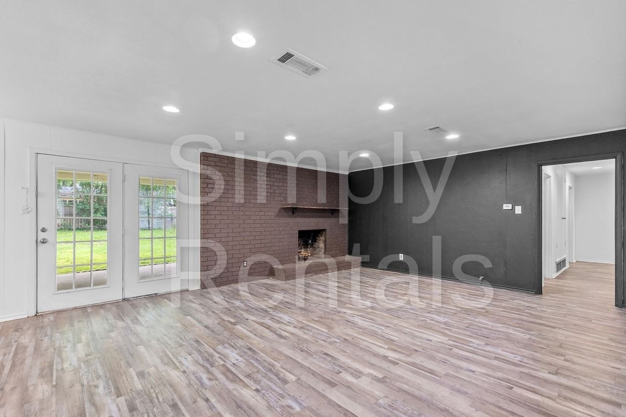 705 Plano St - Photo 6 of 38