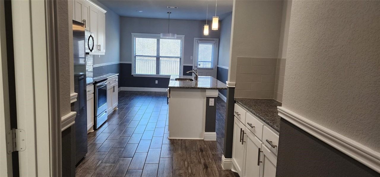 702 Amber Dr - Photo 6 of 25