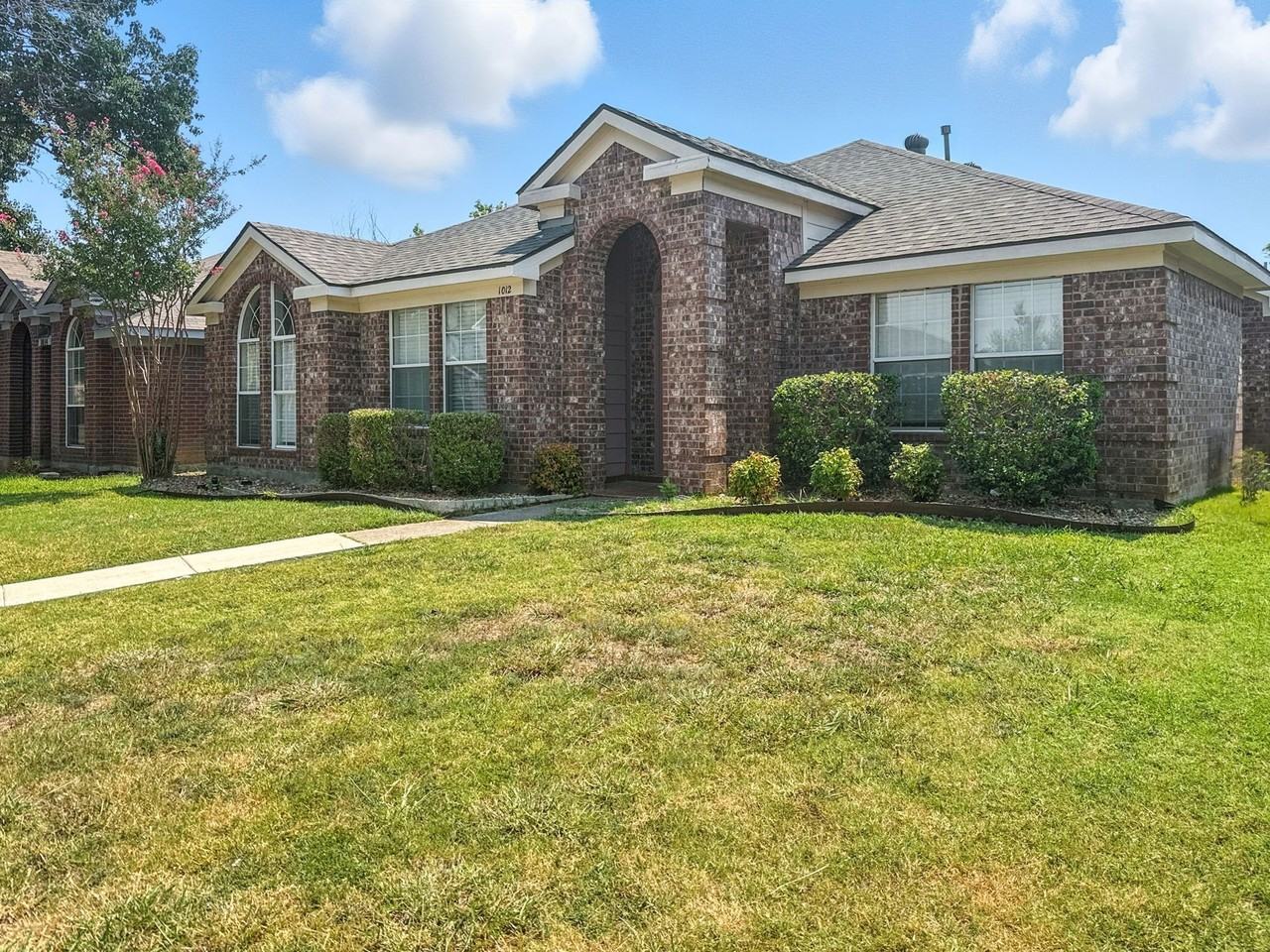 1012 Blackenhurst Ln - Photo 2 of 20