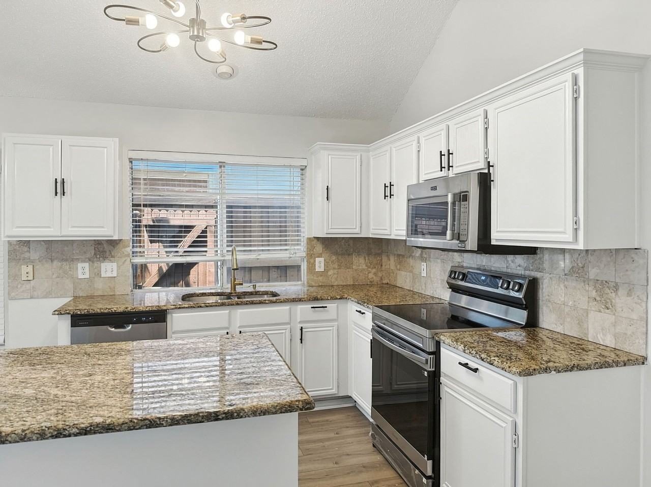 1012 Blackenhurst Ln - Photo 7 of 20