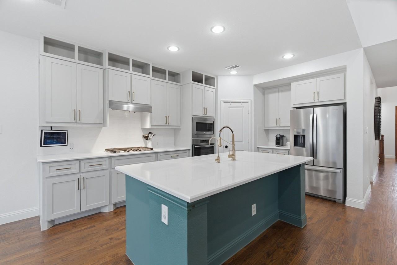 1425 5th St - Photo 2 of 40