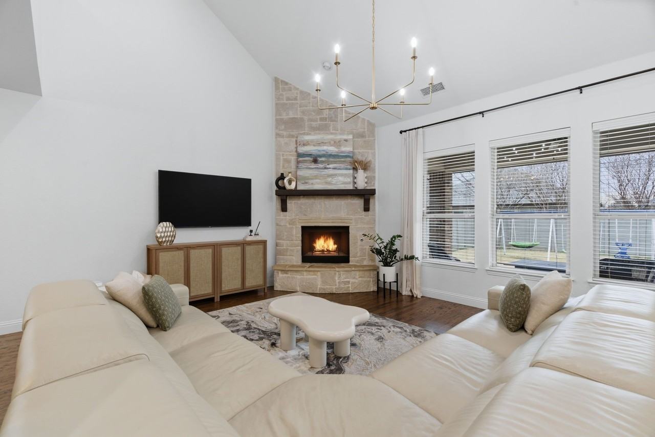 1425 5th St - Photo 3 of 40