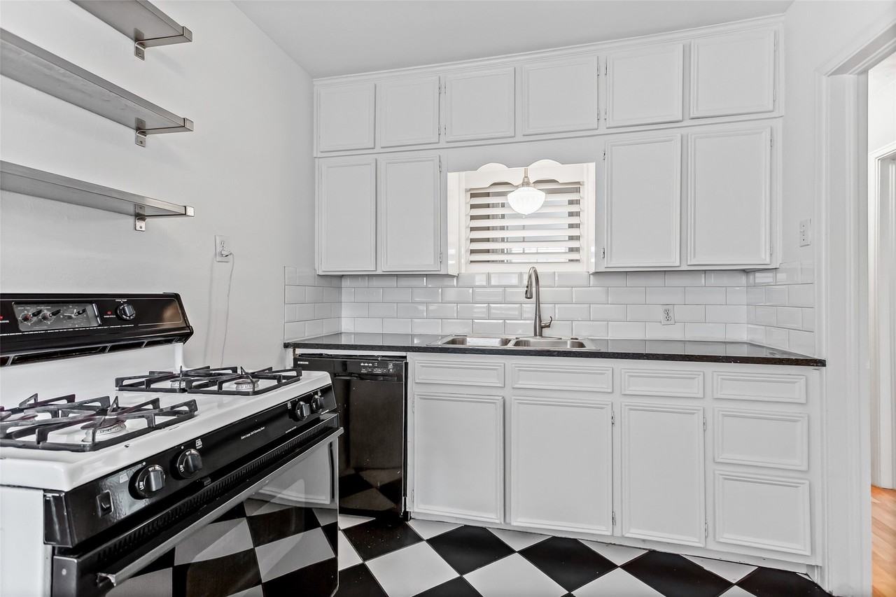 1510 S Montreal Ave - Photo 7 of 22