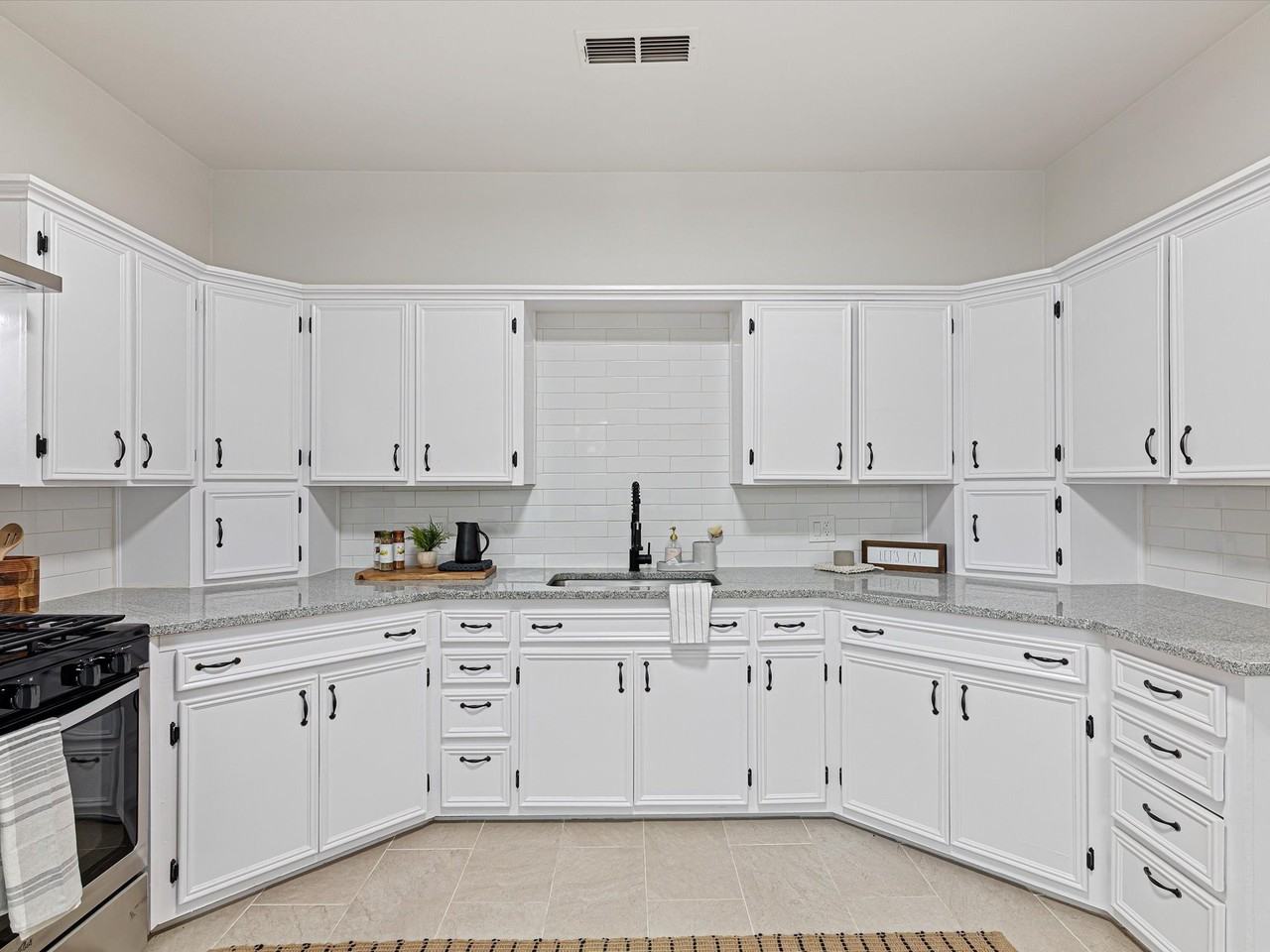 611 Cherry St - Photo 5 of 37