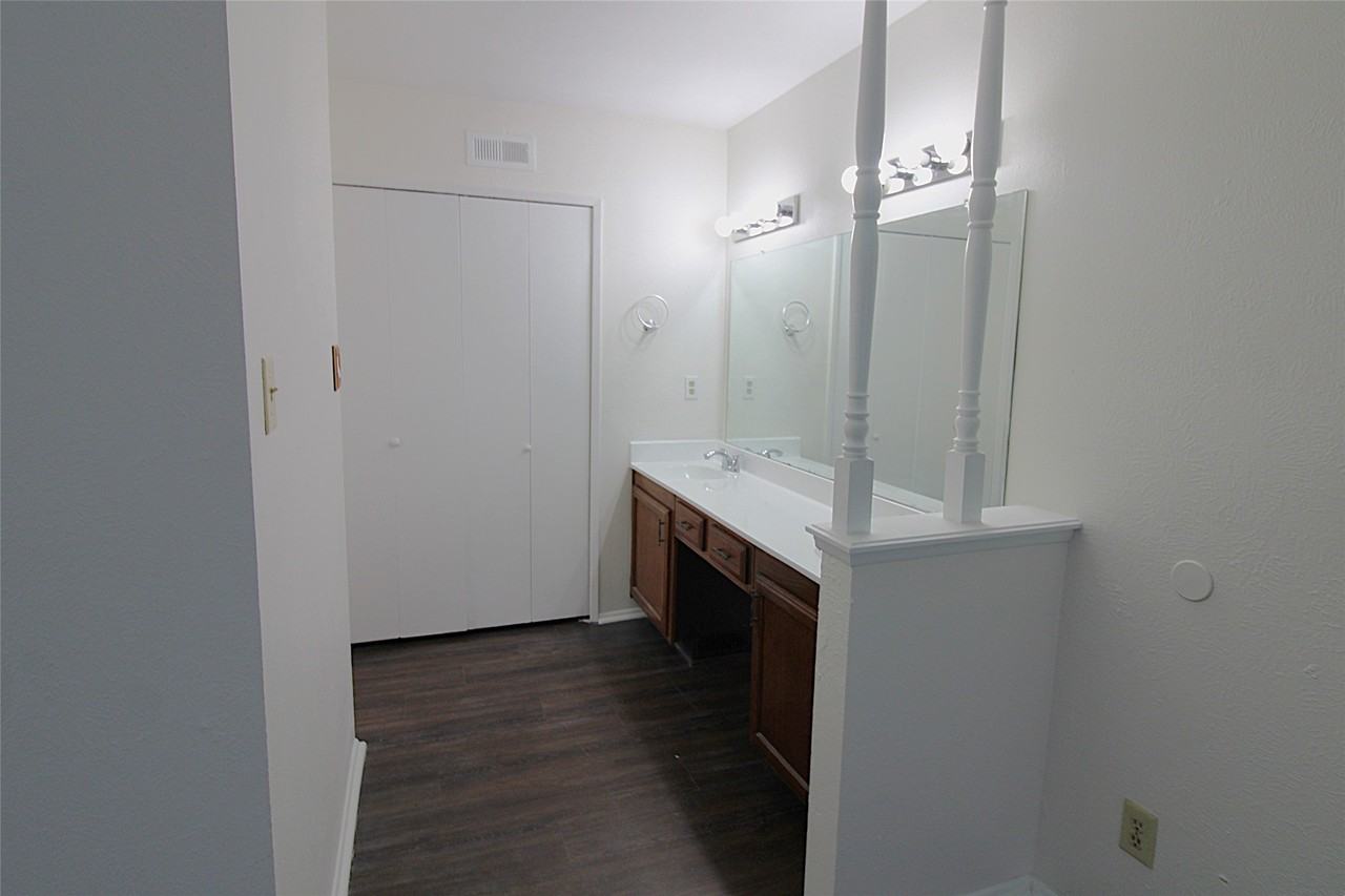 407 Pogue St - Photo 6 of 13