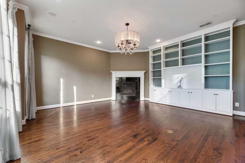 2518 Bill Moses Pkwy - Photo 2 of 20