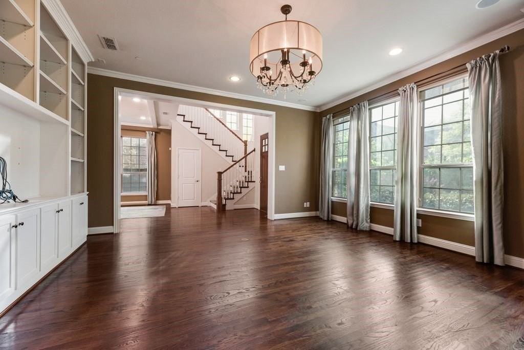 2518 Bill Moses Pkwy - Photo 3 of 20