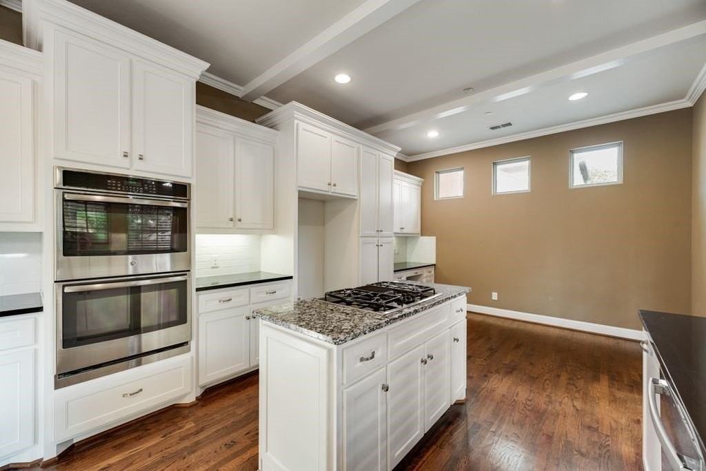 2518 Bill Moses Pkwy - Photo 4 of 20