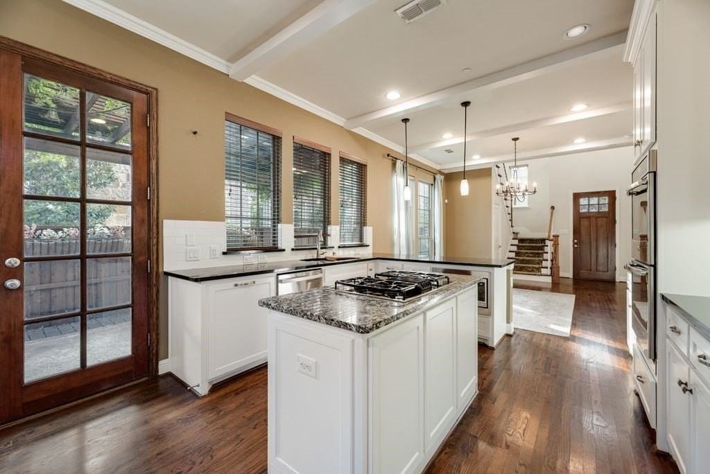 2518 Bill Moses Pkwy - Photo 5 of 20