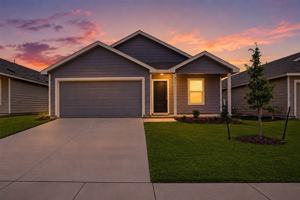 featured image of 819 Pawpaw Dr