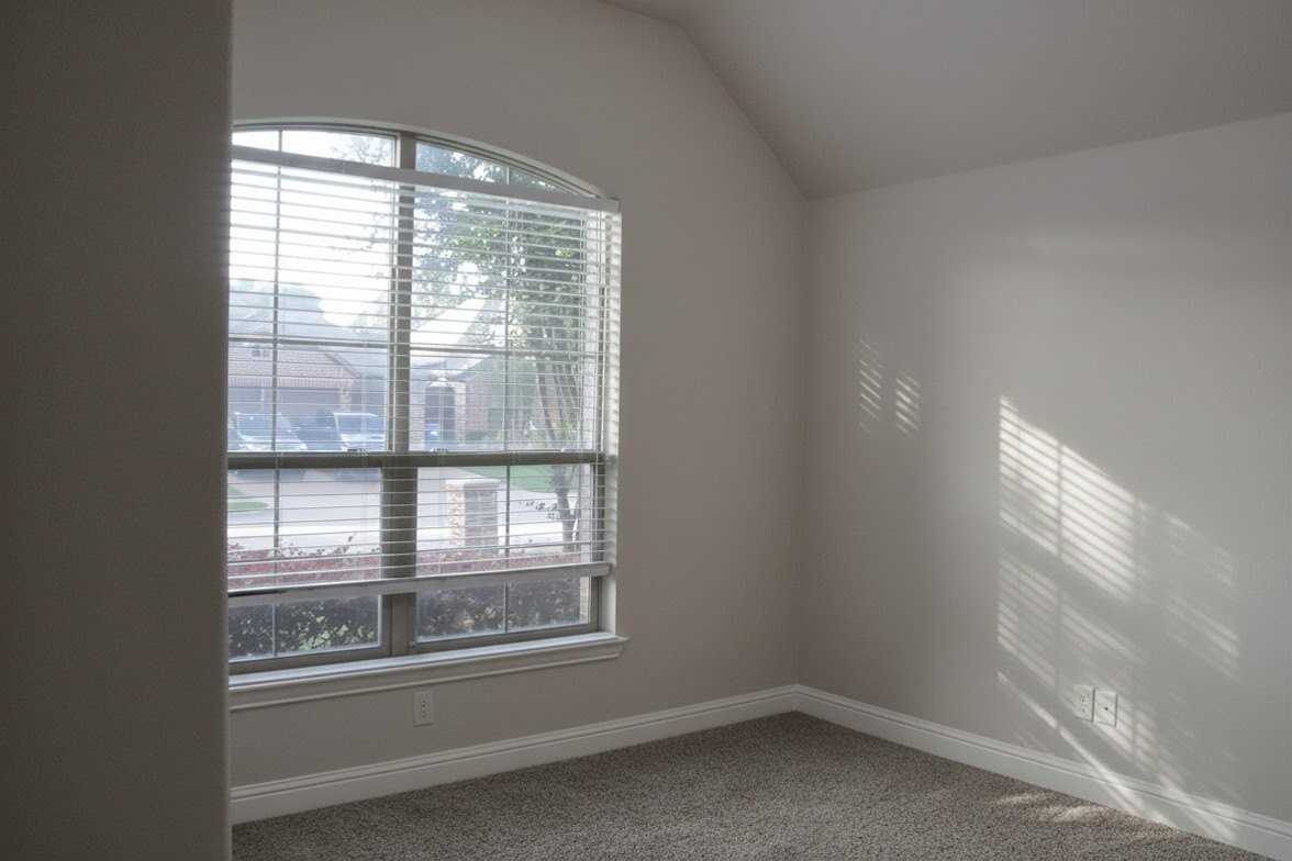5709 Ridgepass Ln - Photo 4 of 21