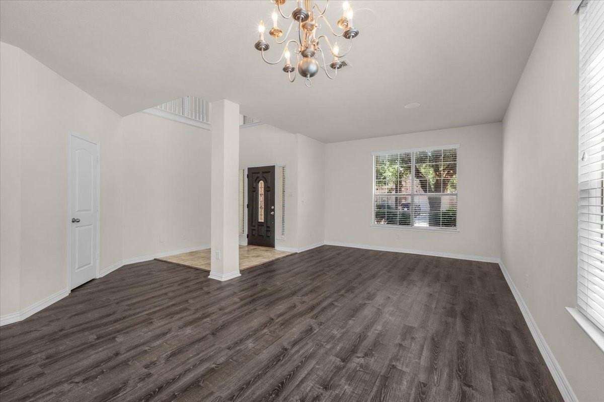 1725 Birds Eye Rd - Photo 3 of 25