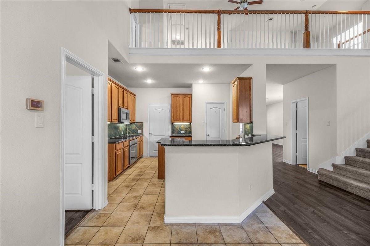 1725 Birds Eye Rd - Photo 4 of 25