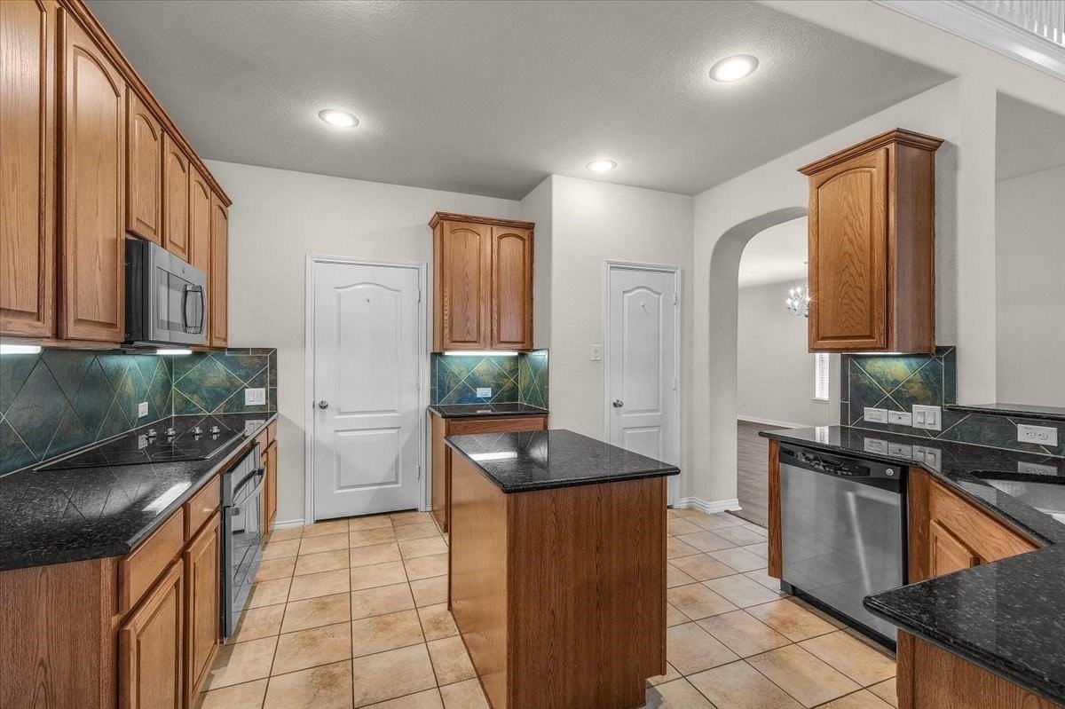 1725 Birds Eye Rd - Photo 5 of 25