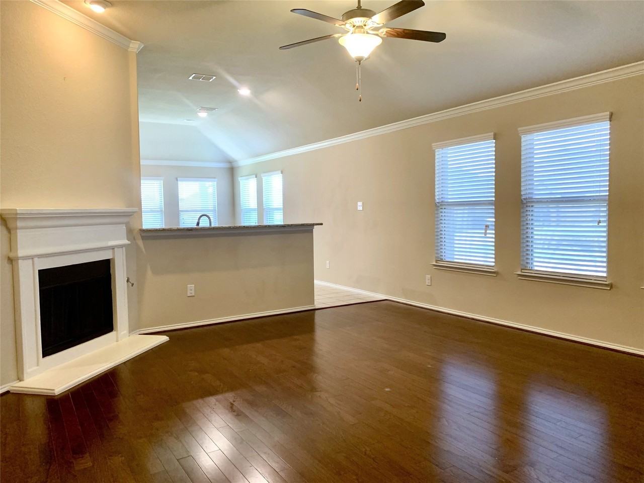 1300 Foxglove Ln - Photo 4 of 17