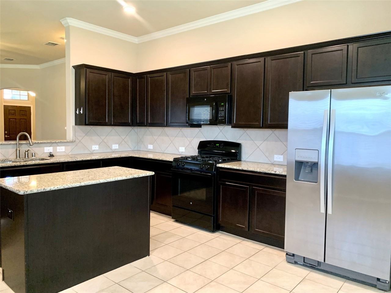 1300 Foxglove Ln - Photo 6 of 17
