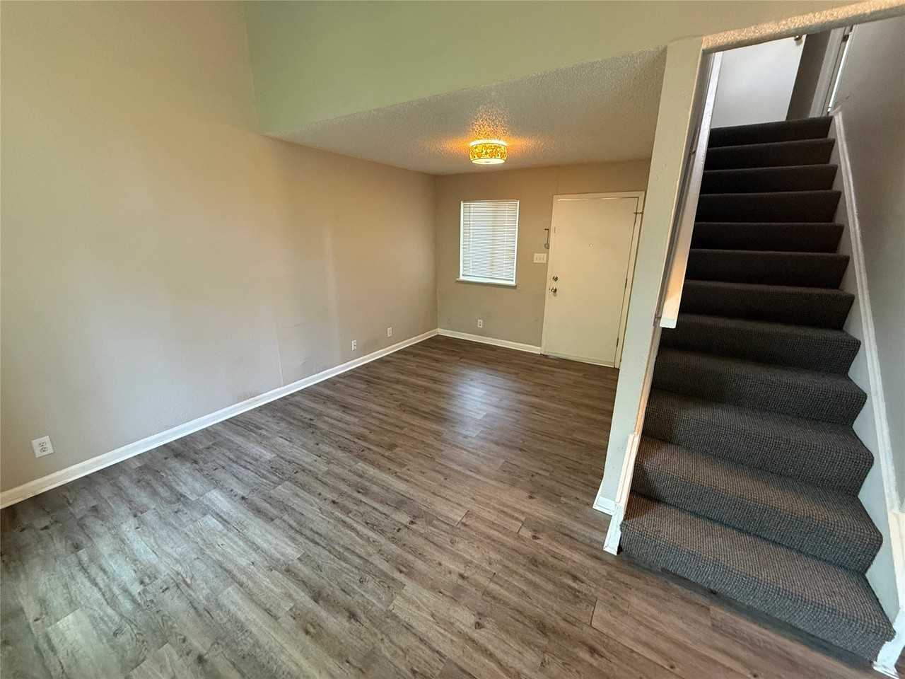 5301 Lovell Ave #5303 - Photo 4 of 19