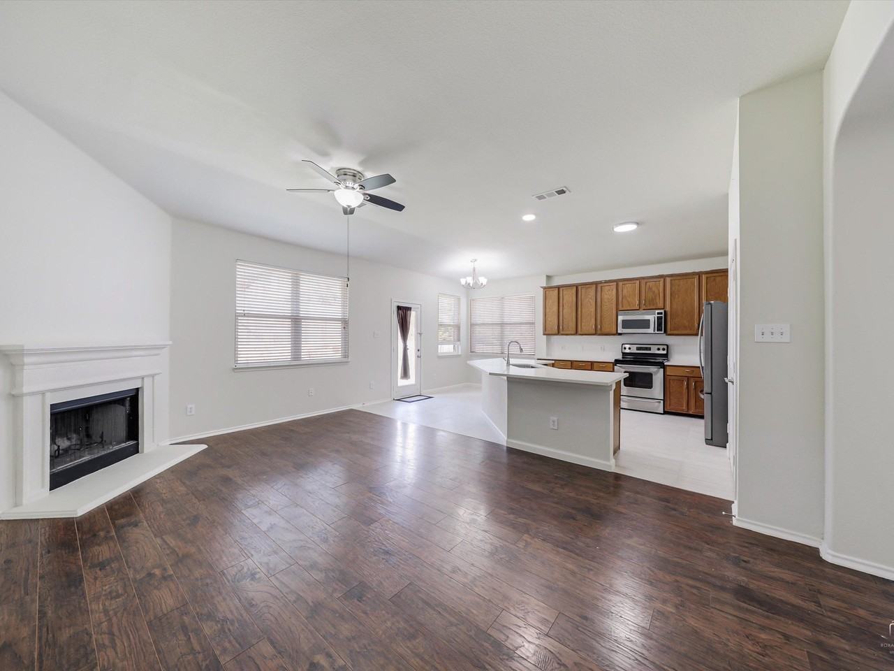 1209 Iron Horse St - Photo 7 of 27