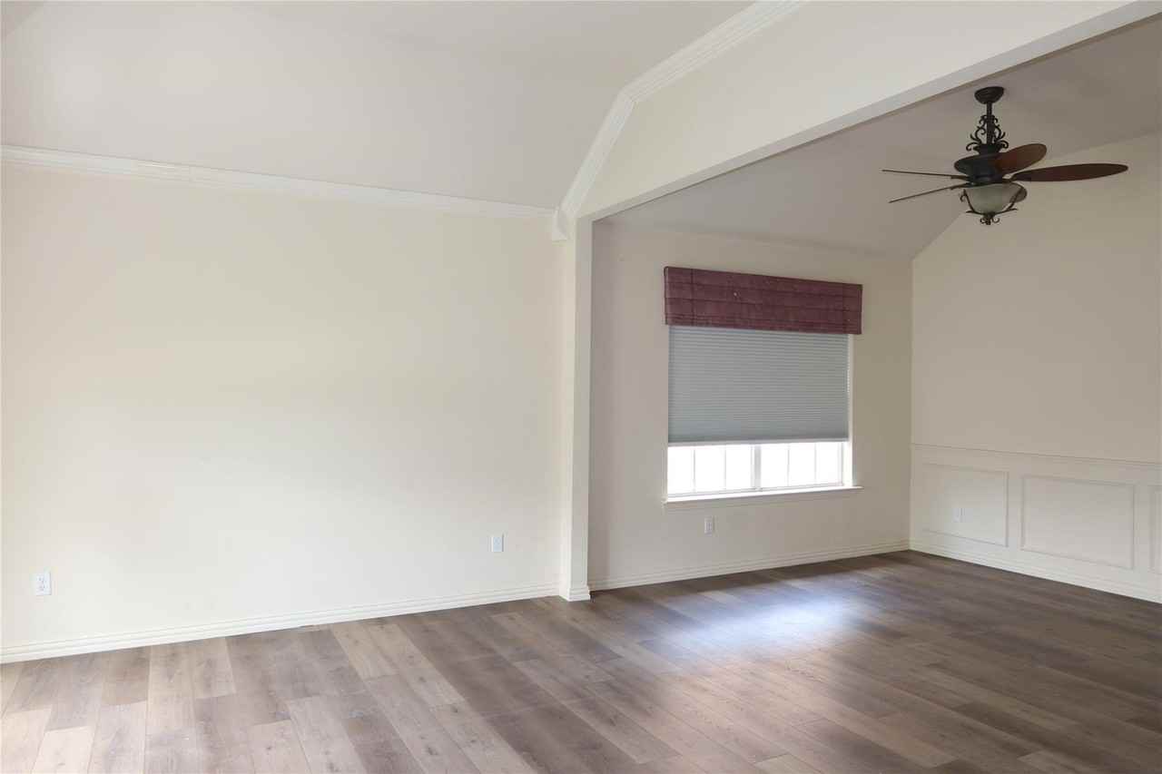 2816 Kings Gate Dr - Photo 3 of 18