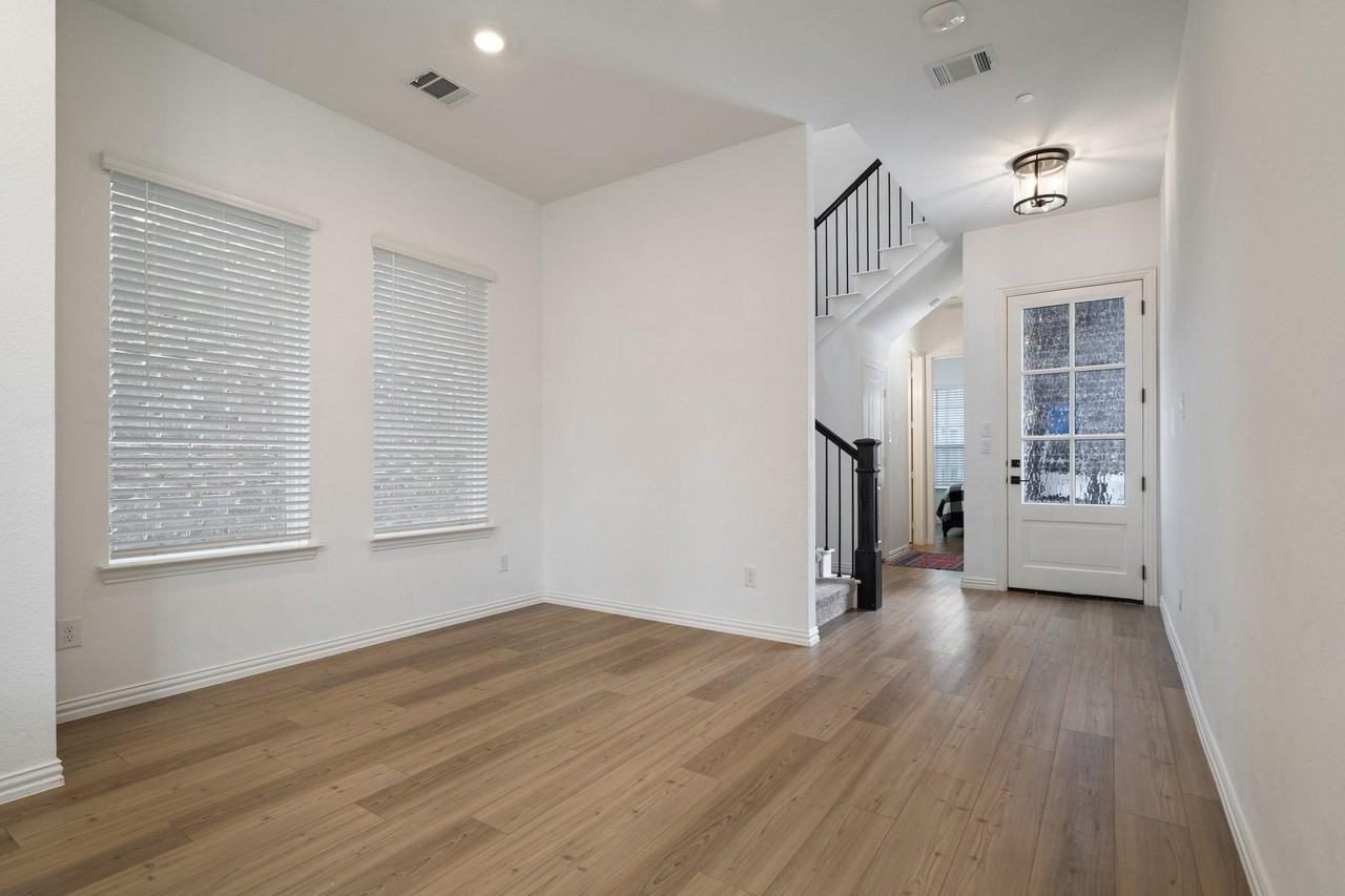 4209 Watson Way - Photo 5 of 32