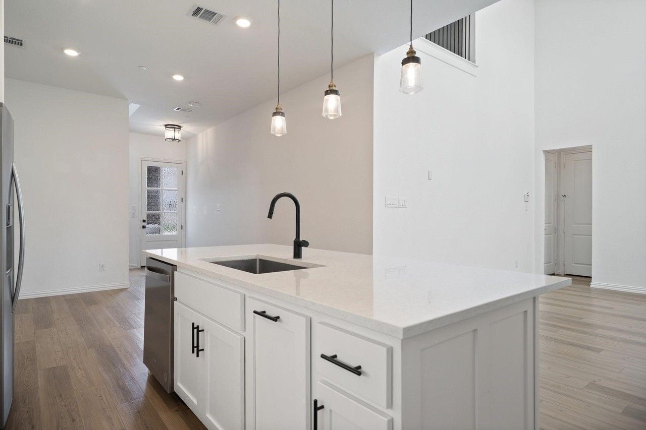 4209 Watson Way - Photo 7 of 32