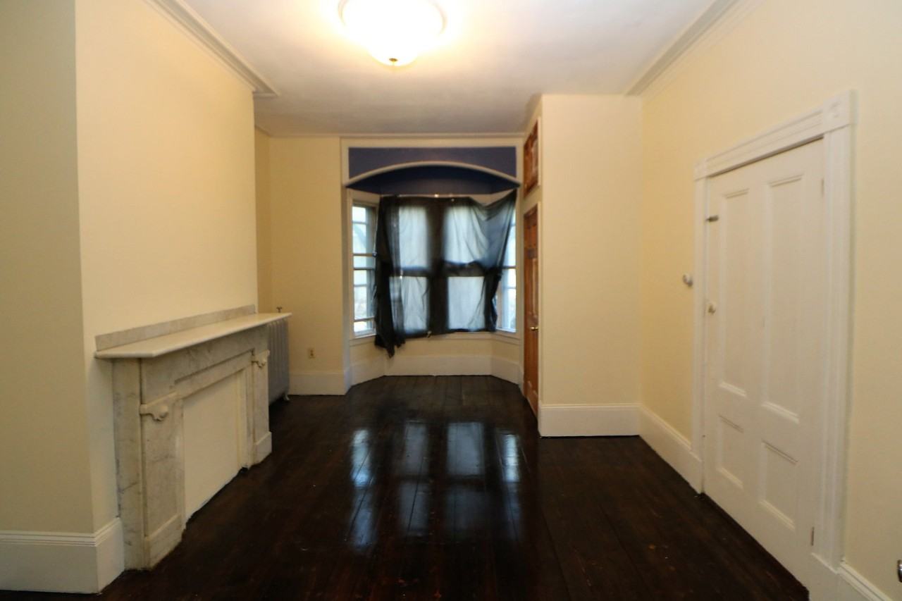 223 Lexington St #1 - Photo 4 of 8