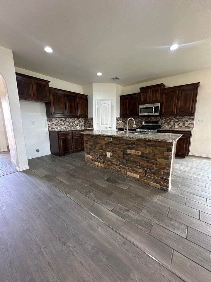 6944 King Ranch Rd - Photo 4 of 25