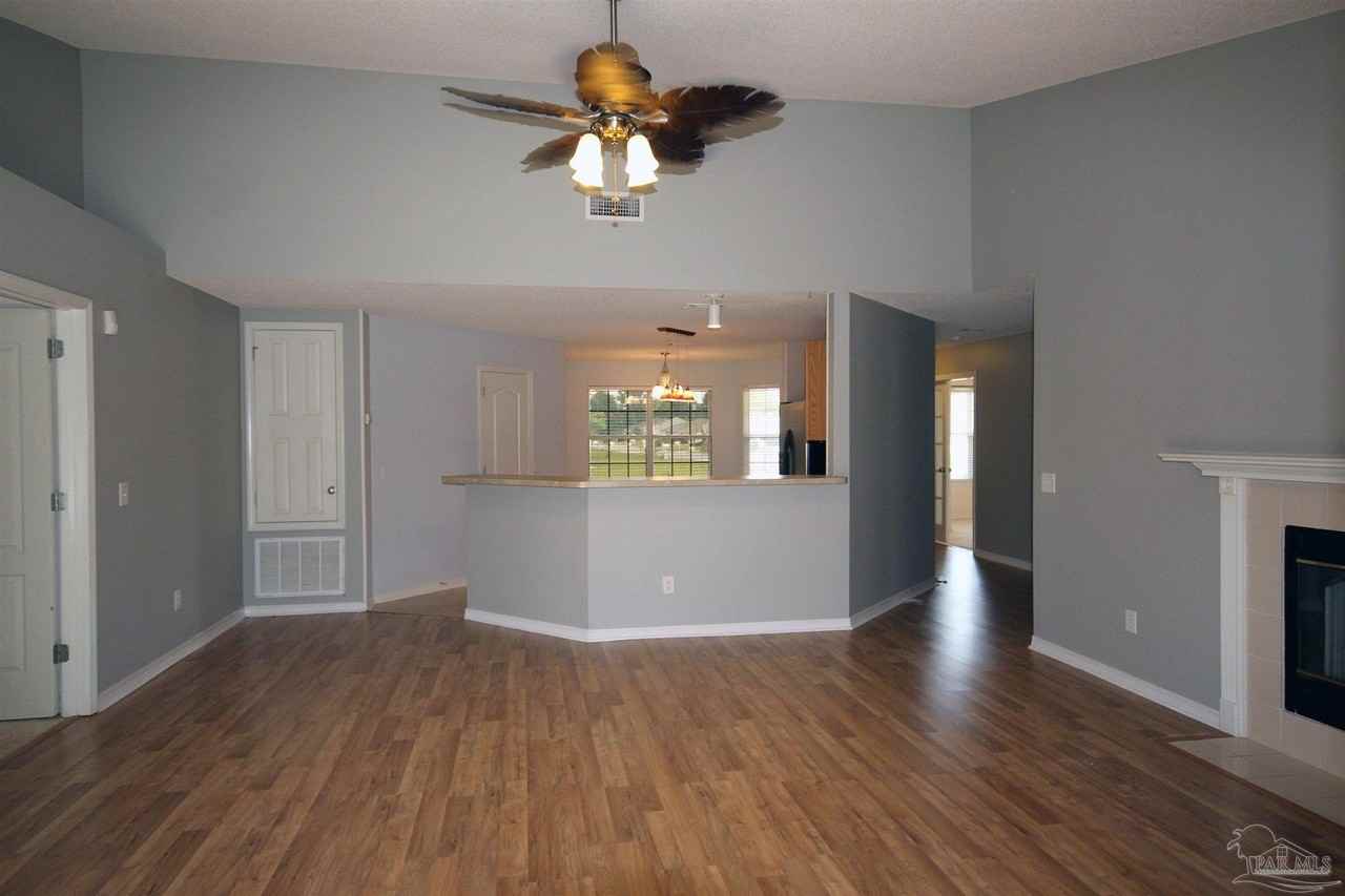 8454 Ferlon Ave - Photo 4 of 29