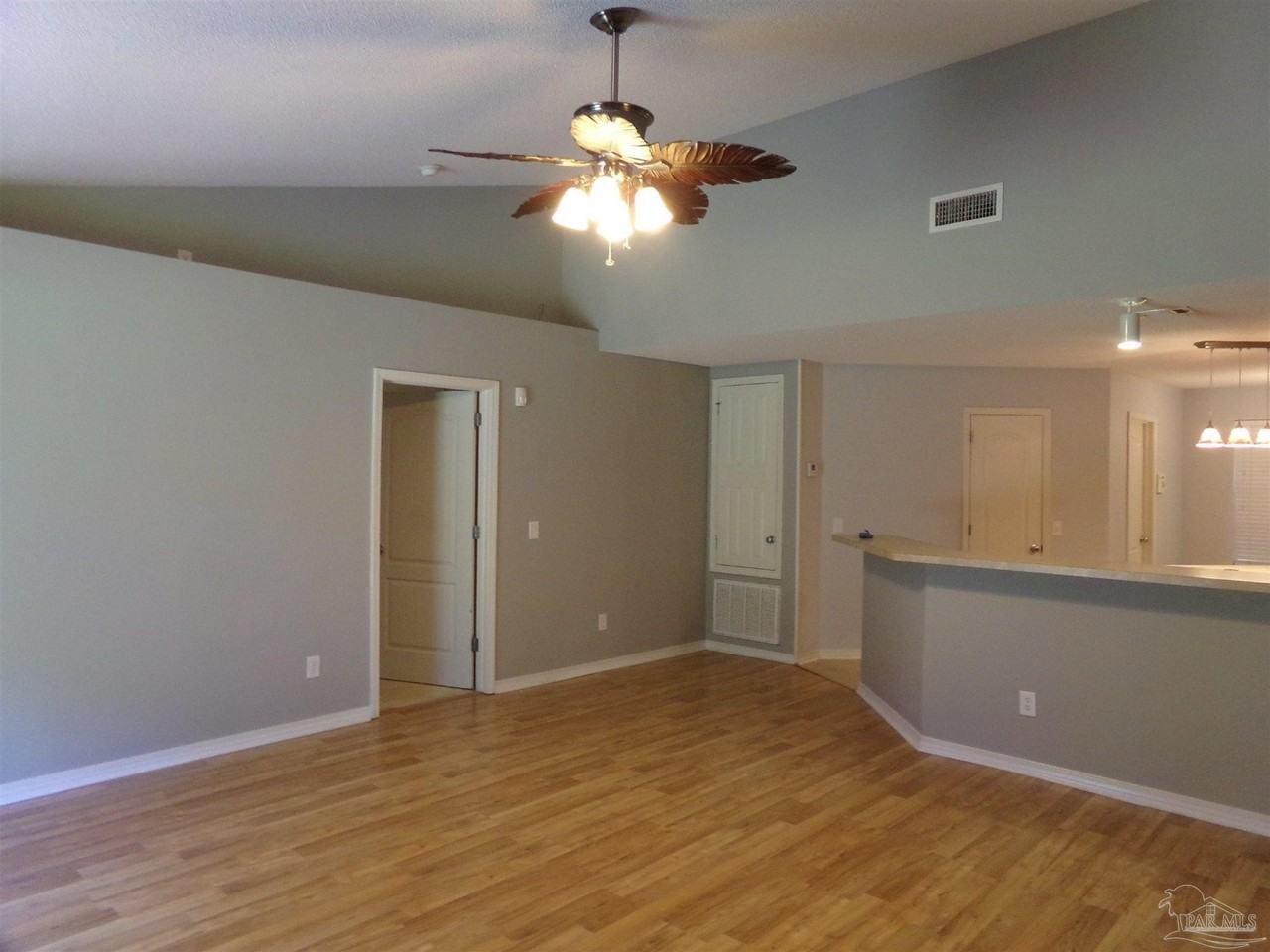 8454 Ferlon Ave - Photo 5 of 29