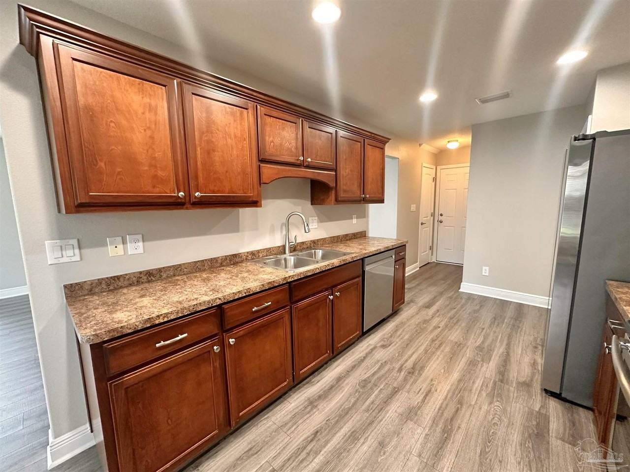 3889 Weatherstone Cir - Photo 6 of 24
