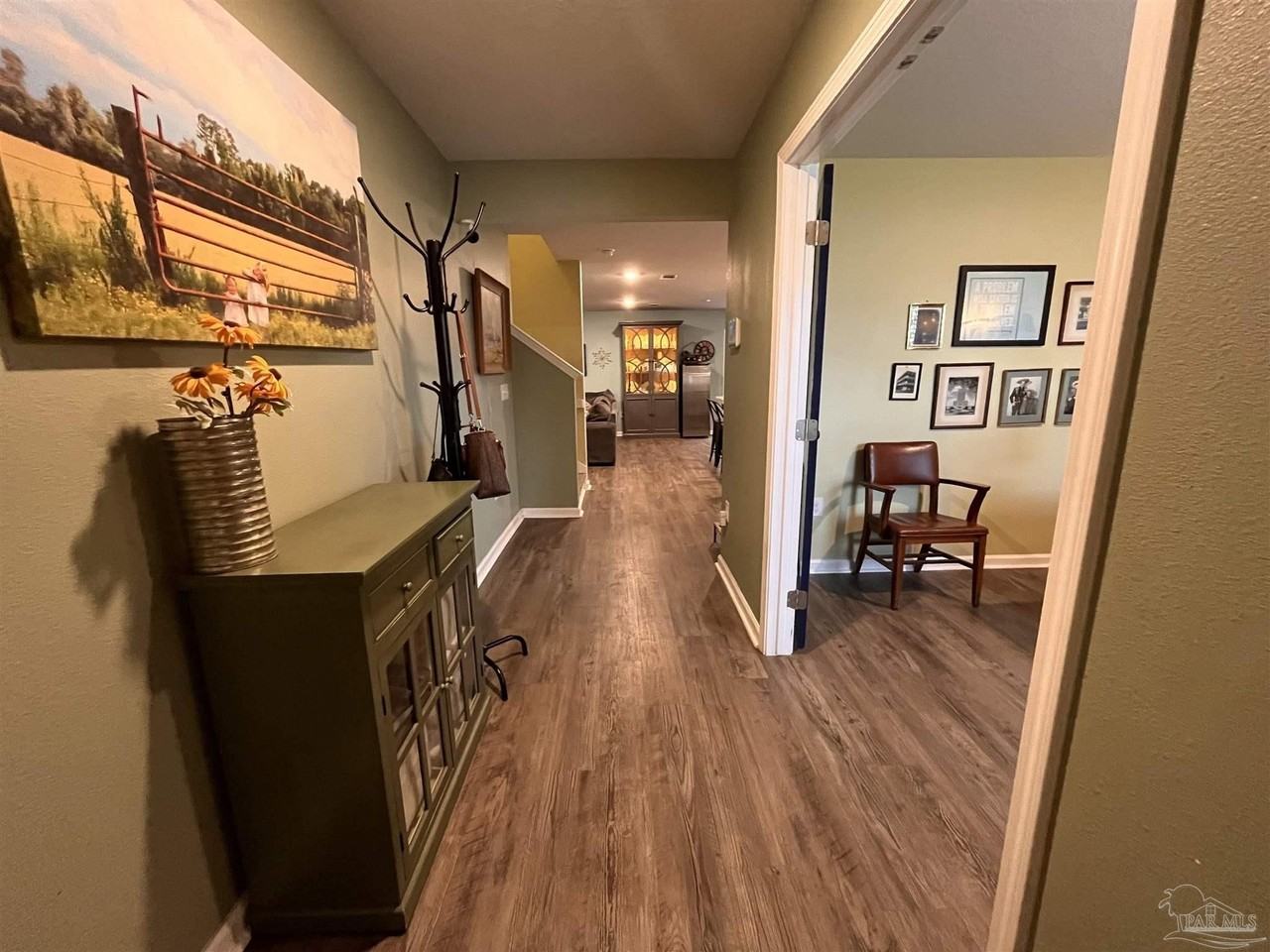 5375 Peach Dr - Photo 3 of 34