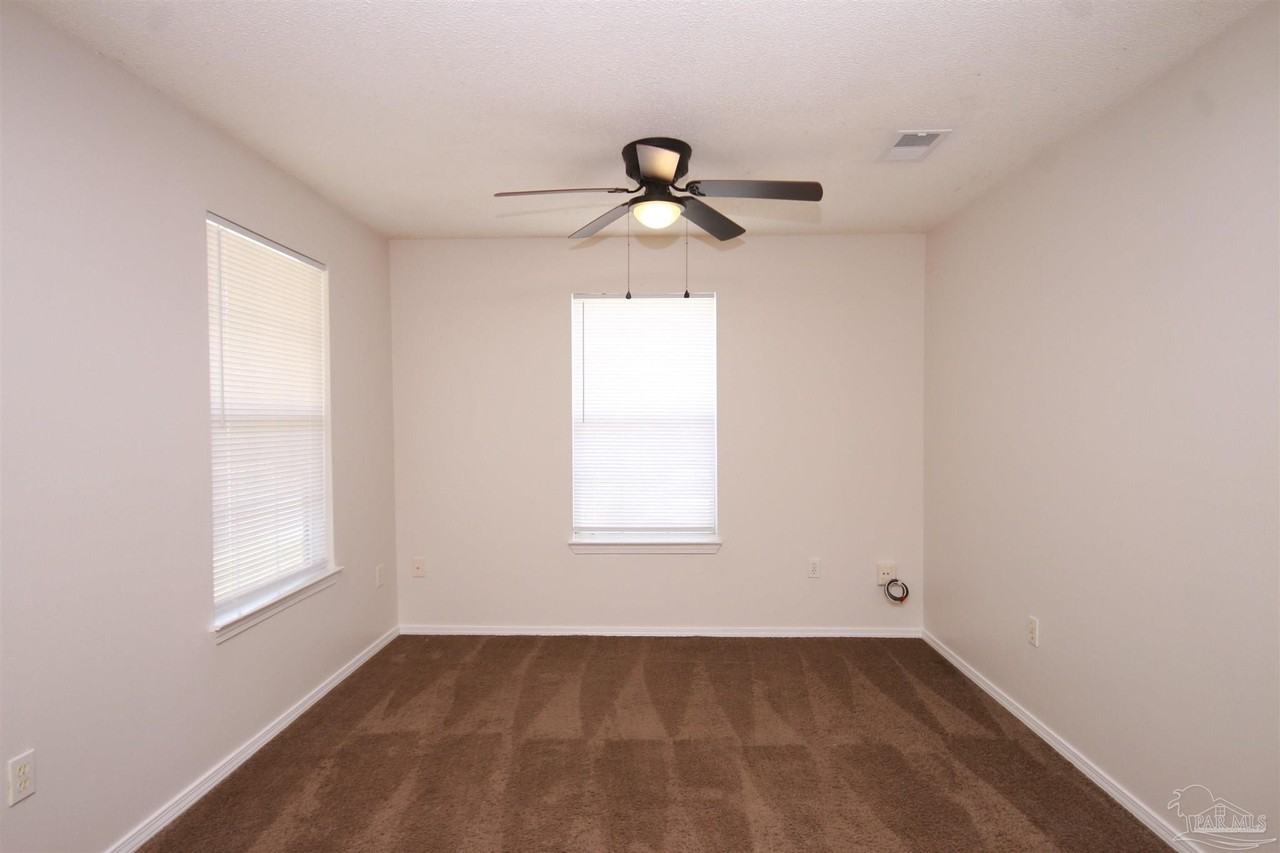 624 N G St - Photo 3 of 11