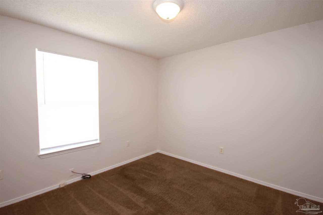 624 N G St - Photo 7 of 11