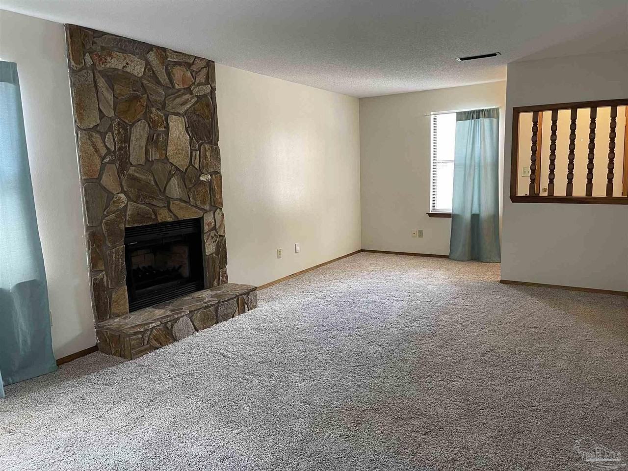 7812 Deborah Dr - Photo 4 of 20