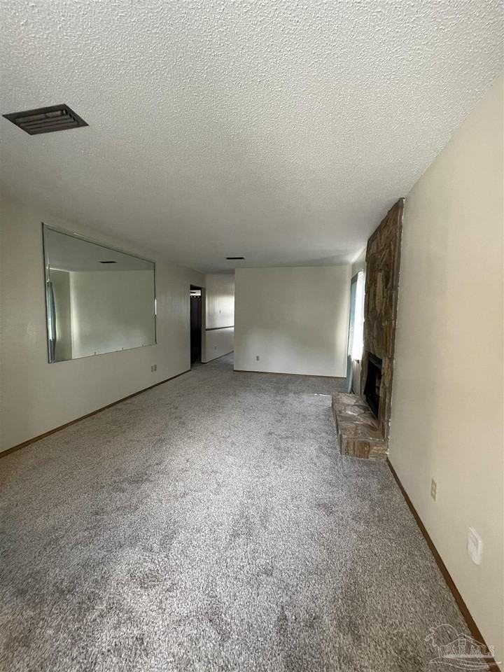 7812 Deborah Dr - Photo 6 of 20